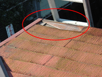 横浜市港南区　屋根点検　スレート割れ