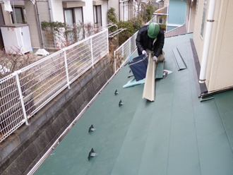 横浜市戸塚区　屋根カバー工事　葺き付け
