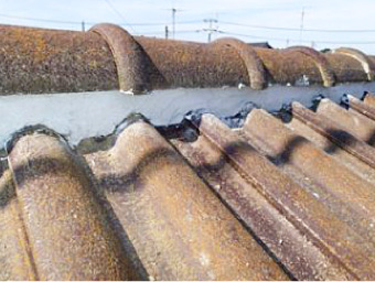 浮いた釘の部分