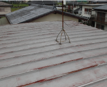 屋根材が浮いている・剥がれている