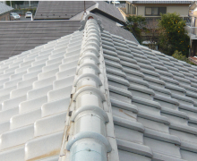 棟瓦が歪んでいる