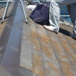 世田谷区　板金工事　樹脂貫板の上に棟板金を設置