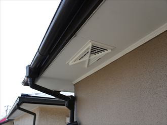 通期の為の軒天換気孔