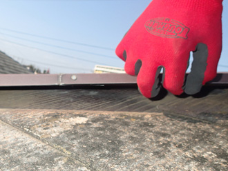 川崎市多摩区　雨漏り調査　棟板金が浮いている