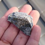 劣化して白っぽくなった漆喰