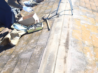 袖ヶ浦市 屋根カバー工法　棟板金の取り外し