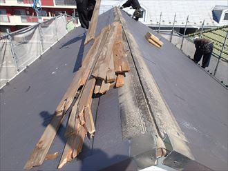 棟板金,貫板,木材,撤去