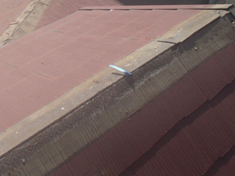 江戸川区　棟板金交換　既存の棟板金の撤去