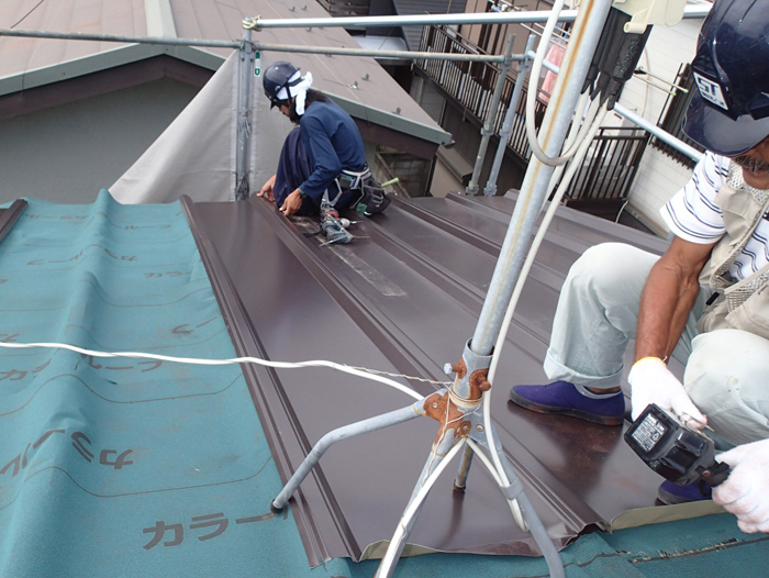 屋根材の設置