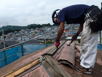 屋根工事の様子