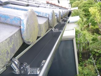 軒樋取りつけ