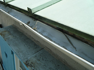 江東区　古くなった雨樋を交換