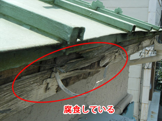 江東区　鼻隠しが腐食している