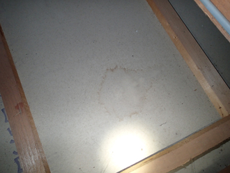 軽微な雨漏り跡