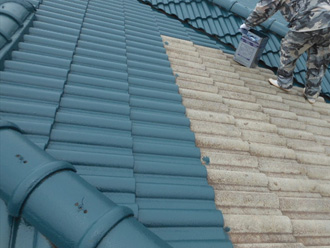 川崎市川崎区　モニエル瓦の屋根塗装　中塗り