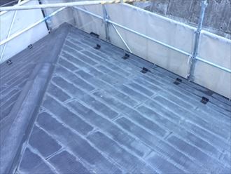 スレート屋根の雨染み