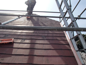 江東区　屋根カバー工法　屋根足場設置