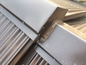 棟板金取り合い