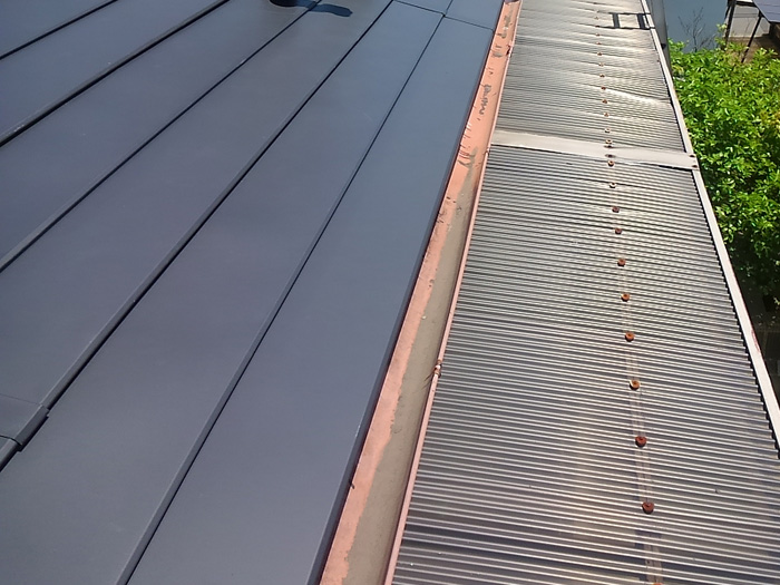 川崎市幸区　屋根カバー工法完了