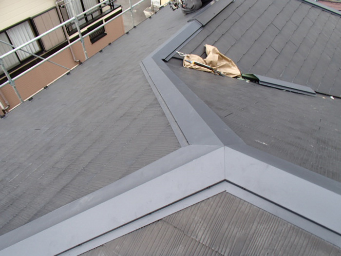 川崎市川崎区　棟板金交換工事完了