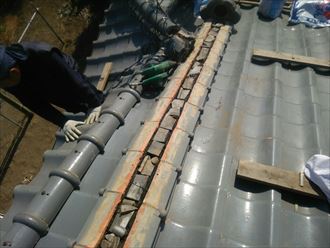 富津市　瓦の欠片を入れ強度アップ