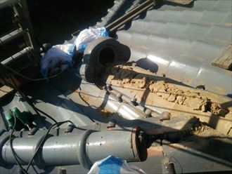 富津市　棟瓦の解体