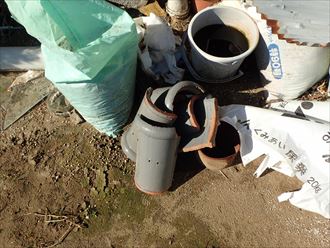 富津市　崩れた瓦を一度下ろしました