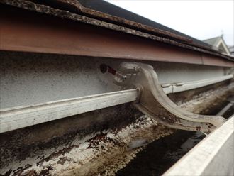 市原市　樋吊り金具の外れ