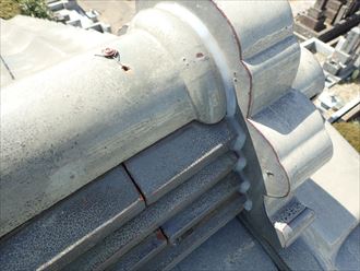 君津市　冠瓦・鬼瓦廻りコーキング打ち