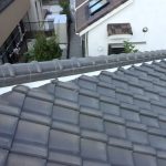 横浜市鶴見区｜苔の生えた漆喰を詰め直し（瓦のずれも合わせて補修）