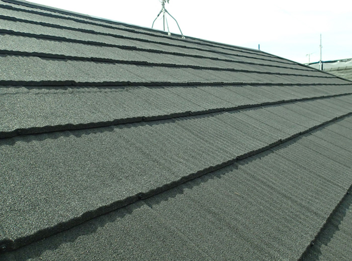 川崎市川崎区　エコグラーニを使った屋根カバー工法完了