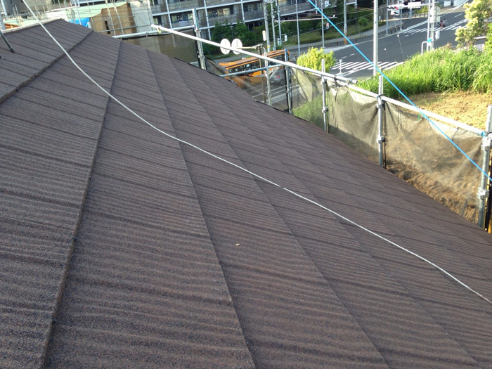 横浜市保土ケ谷区　エコグラーニを使った屋根カバー工法