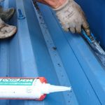 江戸川区の工場で発生した屋根の雨漏りをシリコンシーラントで補修