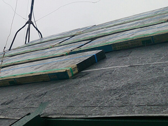 保土ケ谷区　屋根葺き替え工事　屋根材設置