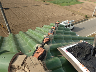 瓦の破片と南蛮漆喰積み