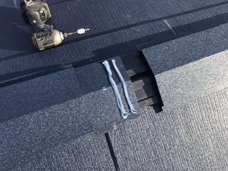 棟板金の取り付け