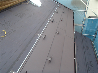 屋根材葺き替え