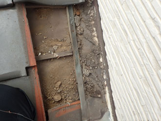 瓦を外して下地の確認