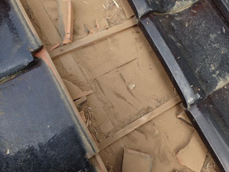 防水の継ぎ目が怪しい