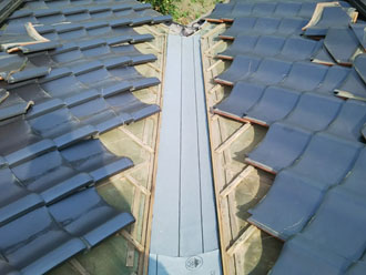 その下に防水を敷く