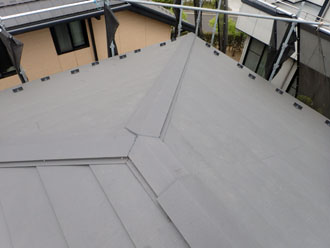 棟板金取り付け完了