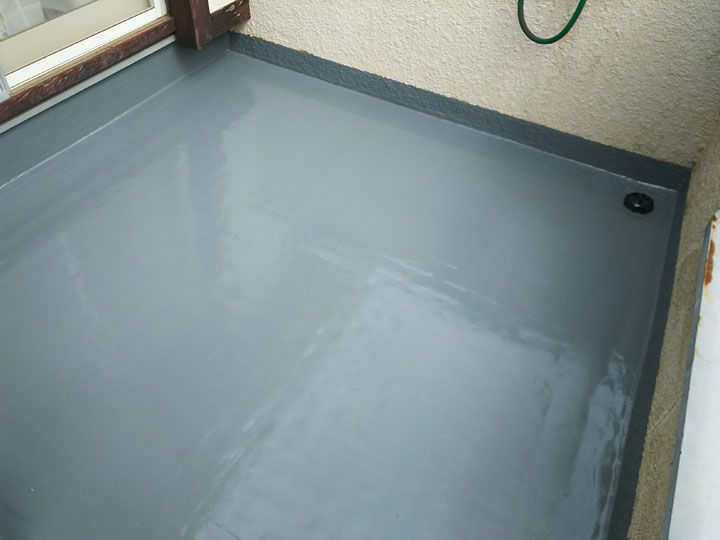 竣工、バルコニーへのウレタン防水