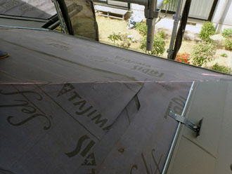 スーパーガルテクトで屋根カバー工事