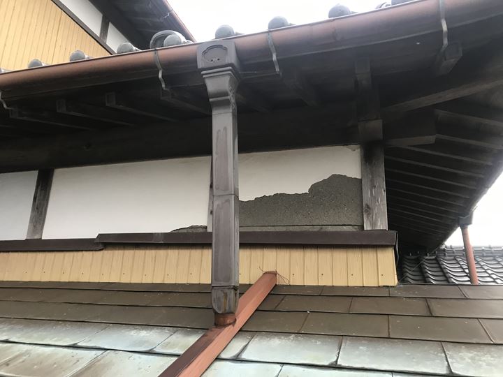 漆喰（しっくい）の剥がれ