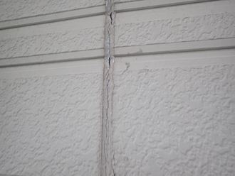 コーキングのひび割れ