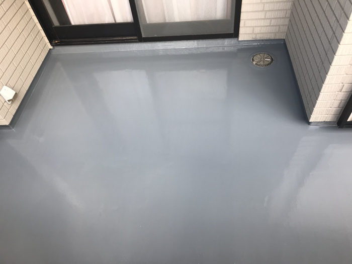 武蔵野市境　ウレタン防水工事　トップコートを塗って完了