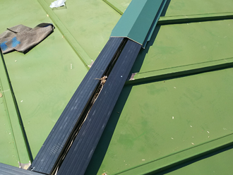 座間市相武台　棟板金交換の様子　貫板設置