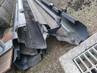 既存雨樋の撤去・処分