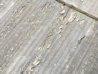 スレート屋根材表面の塗膜劣化