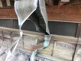 銅製雨樋の破損